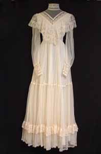 Vintage Clothing Online Store.  1920s to 1975.  Vintage and Antique styles for the whole family.  Vintage Clothing for Men, Women and Children.  Used Clothes for Baby to Adult.